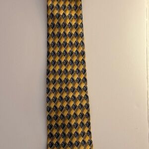 Roundtree & Yorke Geometric 100% Silk Tie in Yellow and Blue Extra Long